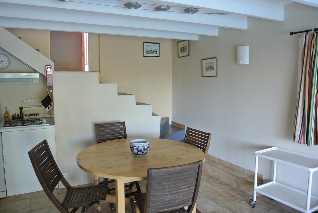 En Avignon 30133 Les Angles Apartment Les Angles  Room photo